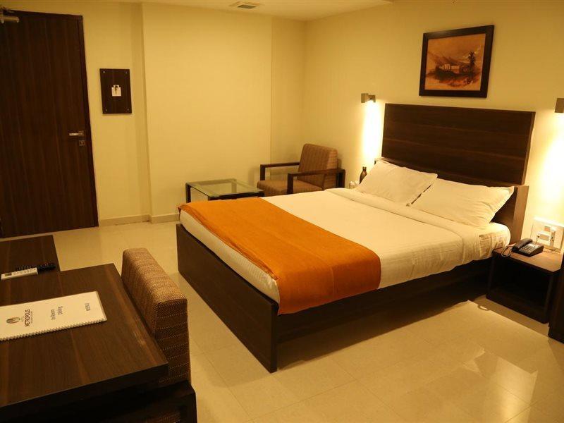 Hotel Metropolis Hubli Luaran gambar