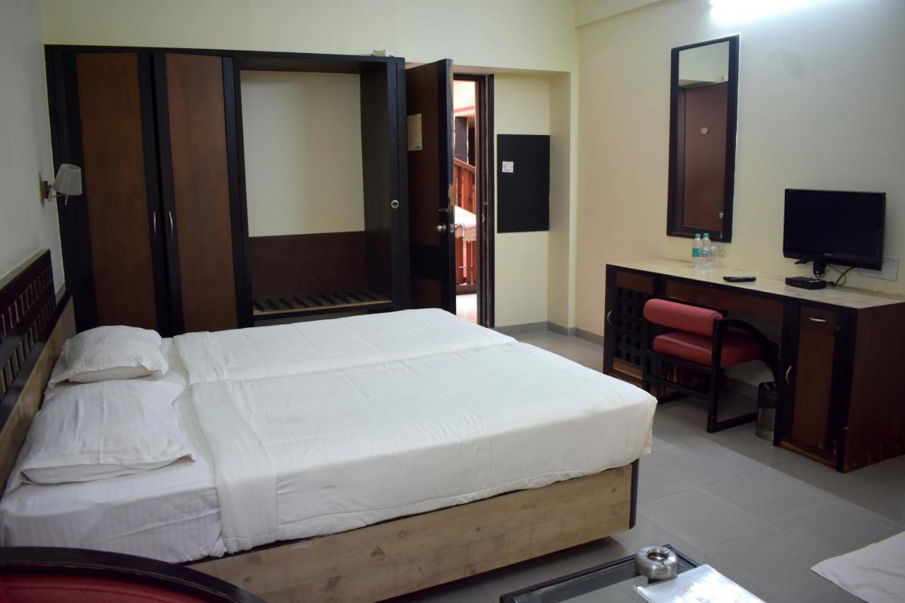 Hotel Metropolis Hubli Luaran gambar