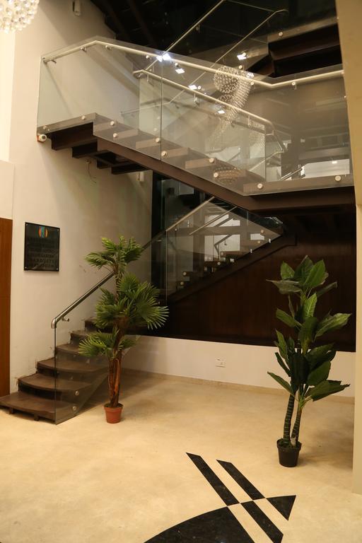 Hotel Metropolis Hubli Luaran gambar