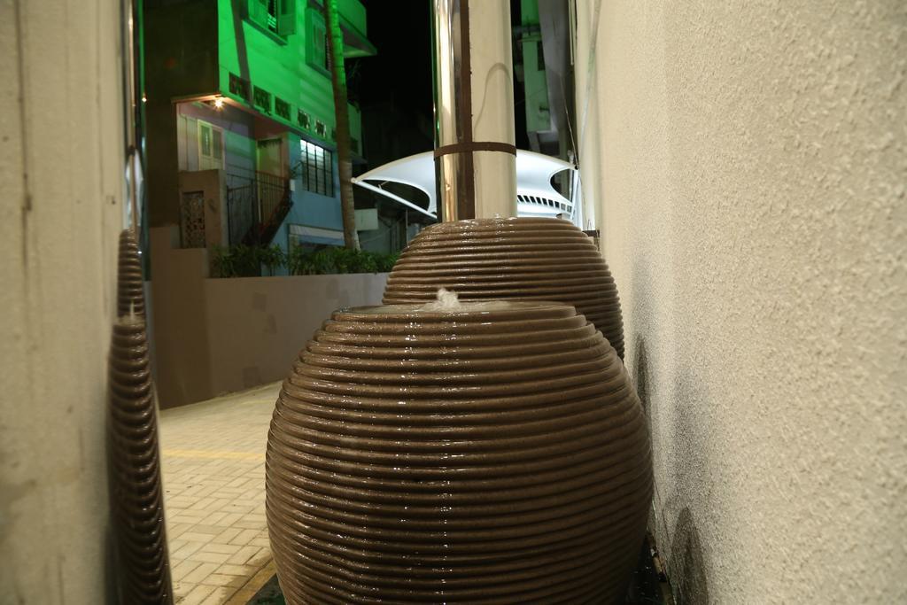 Hotel Metropolis Hubli Luaran gambar