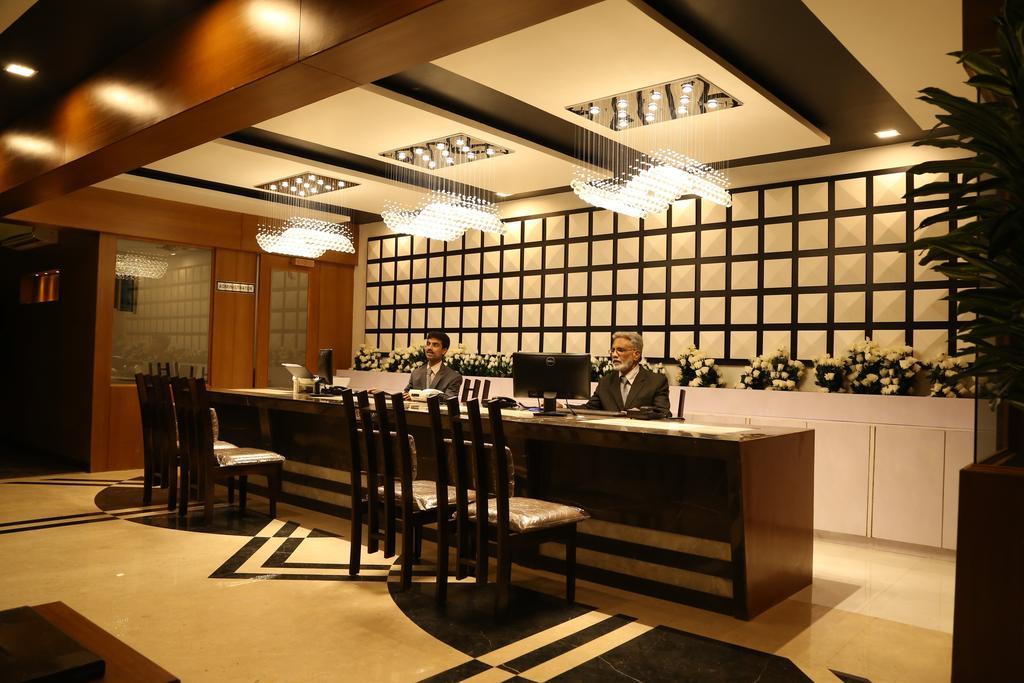 Hotel Metropolis Hubli Luaran gambar