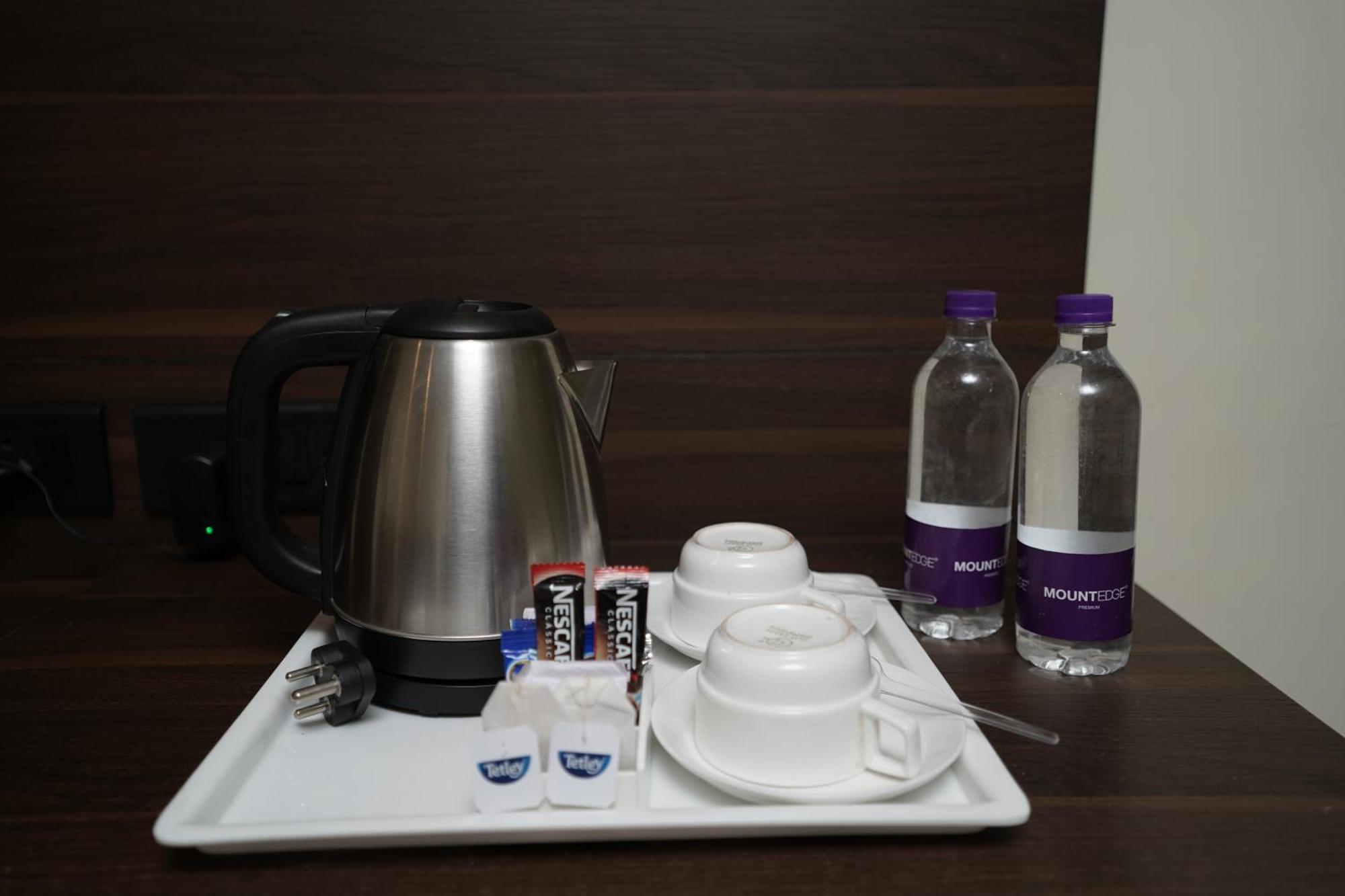 Hotel Metropolis Hubli Luaran gambar