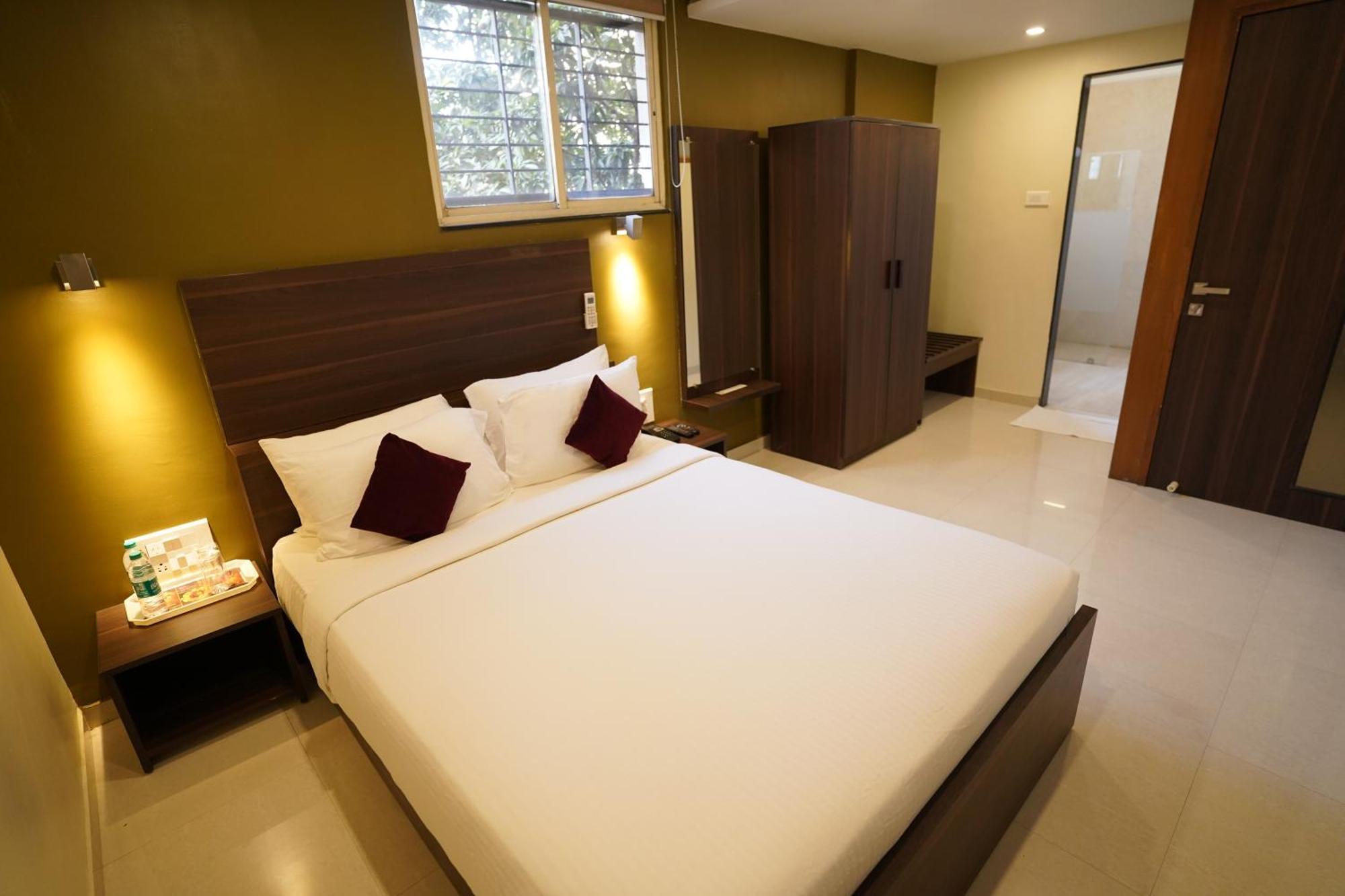 Hotel Metropolis Hubli Luaran gambar